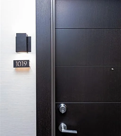 212 King William St E #1019 — Photo 7