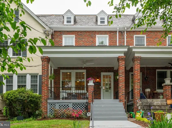 2442 39th St NW, Washington, DC 20007