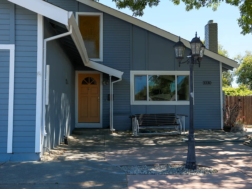 3330 Claudia Dr