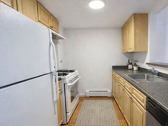 3rd image of 15 W 116th St APT 2E