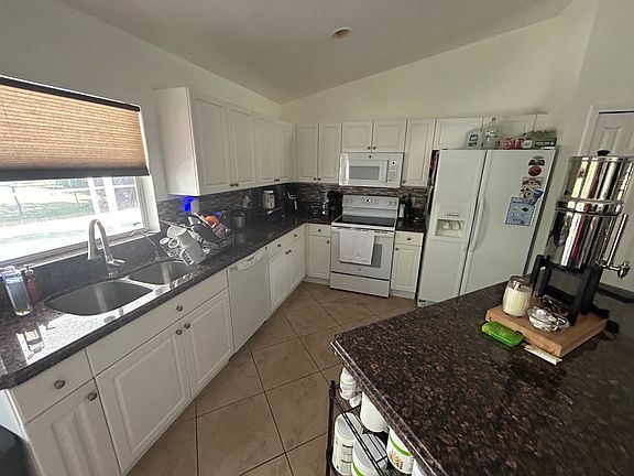 5th image of 1810 SW 36th Ter