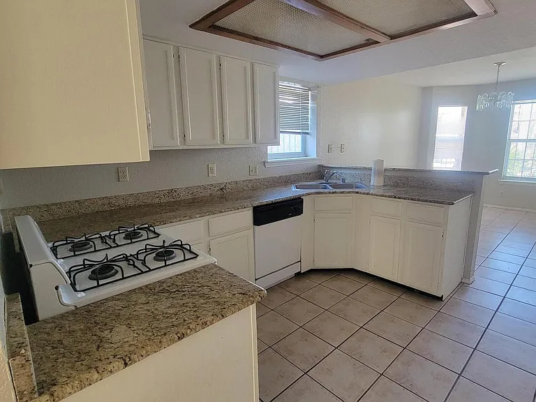 3200 Mountain Ridge Dr — Photo 10