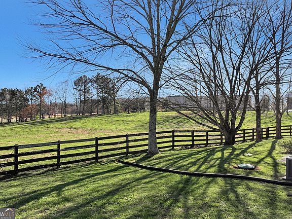 5th image of 170 Paul Franklin Rd