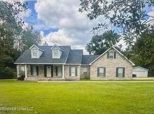 14081 Woodland Hills Dr, Biloxi, MS 39532