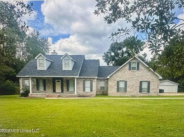 14081 Woodland Hills Dr, Biloxi, MS 39532