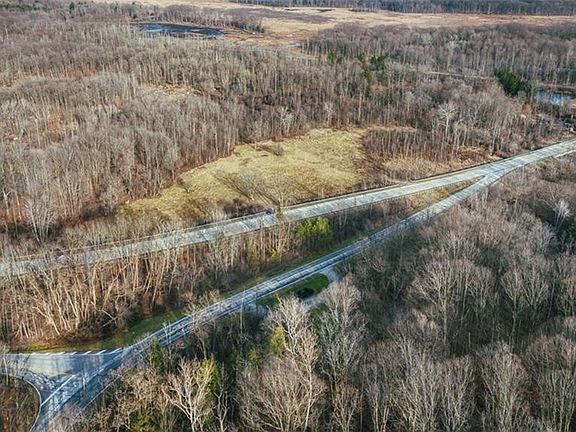 2nd image of 7687 Ravenna Rd