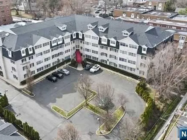 131 Clinton Pl APT 202, Hackensack, NJ 07601