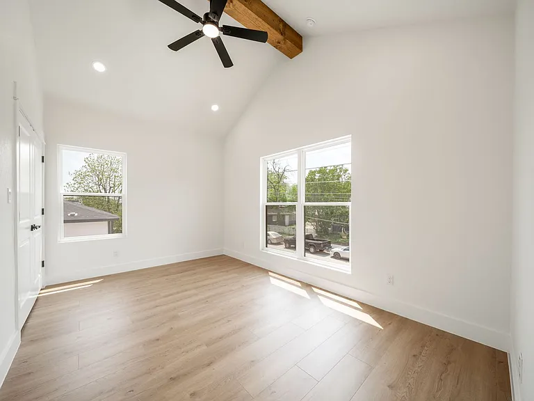 247 Princeton Ave #201 — Photo 14