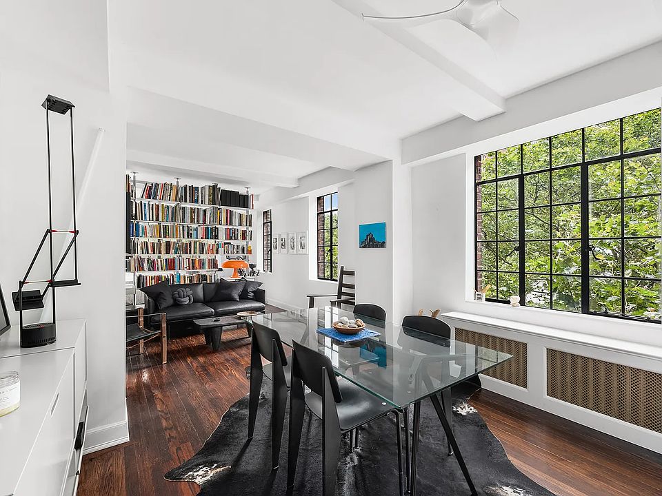 1st image of 320 E 42nd St APT 701