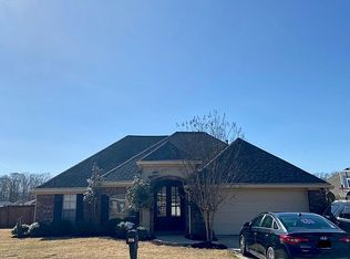516 Oak Park Cir, Pearl, MS 39208