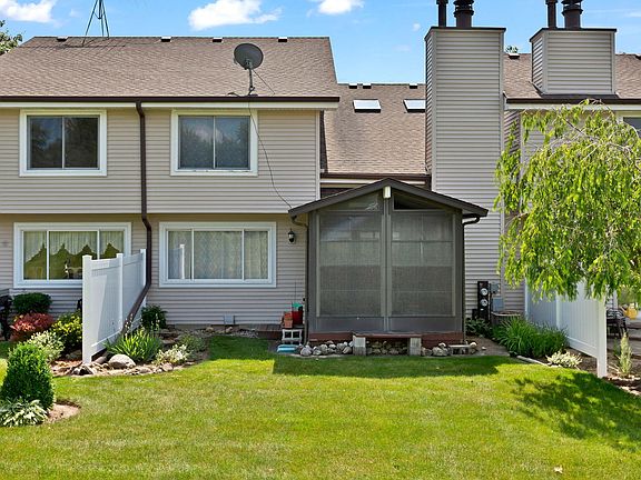 2nd image of 524 N Thornwood Dr #2