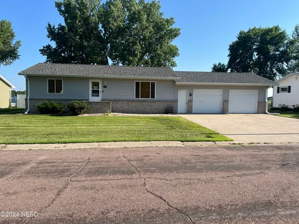 1518 Elmwood Ave, Milbank, SD 57252