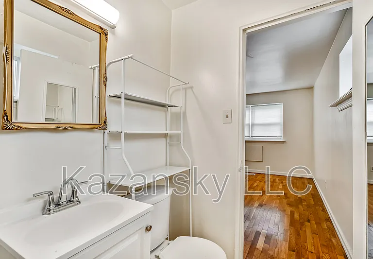 1862 Pratt St #A — Photo 9
