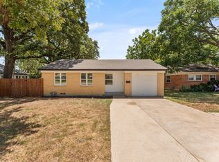 908 W Inwood Dr, Arlington, TX 76013