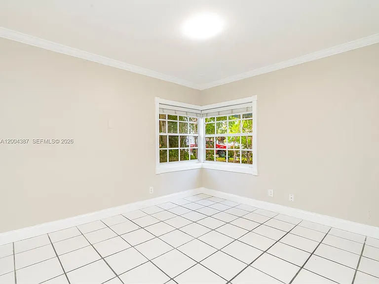 1125 NE 10th Ave — Photo 11