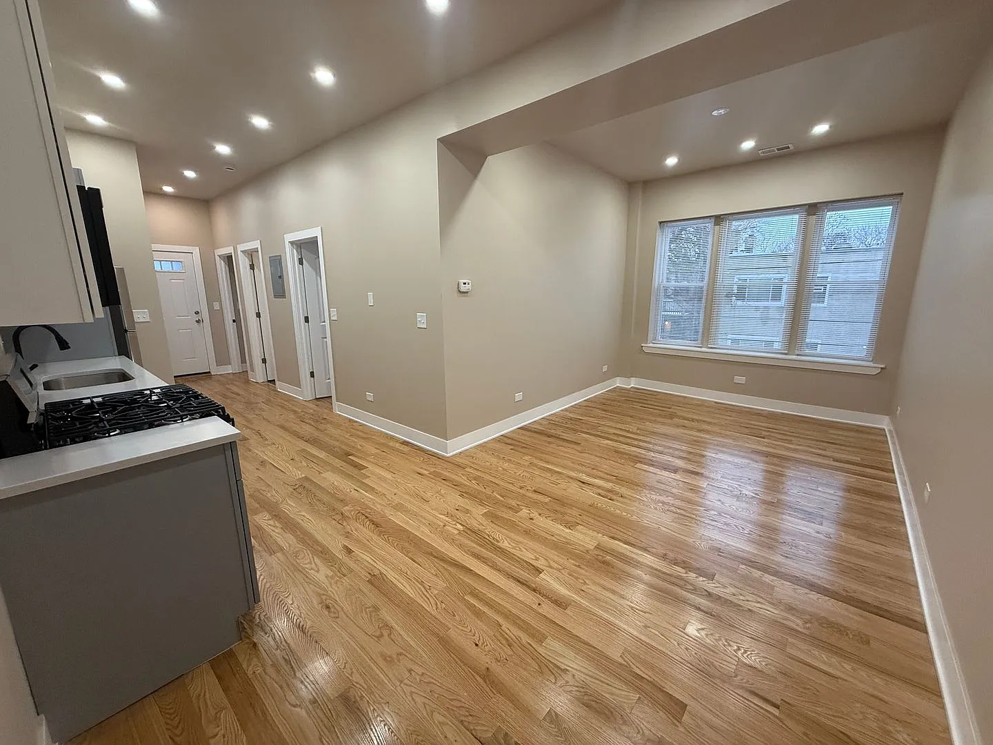 2 bed, $1,600 — Photo 2