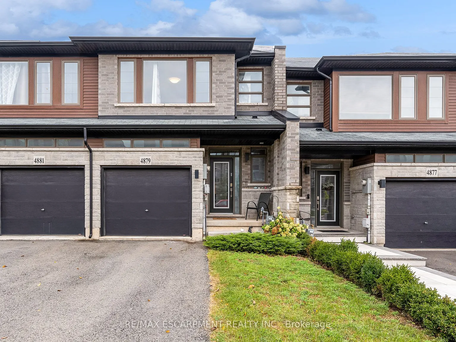 3 bed, $2,850 — Photo 1