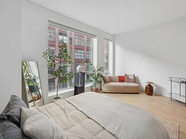 312 West 43rd Street image 7 of 31