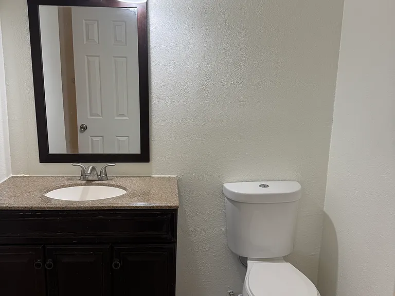 3508 Silverhill Dr — Photo 11