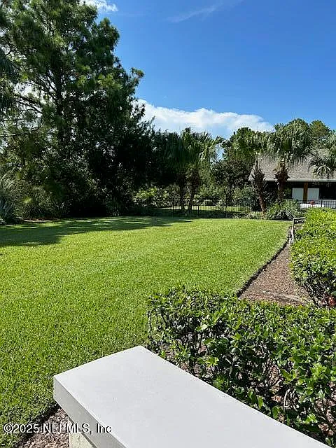 3 bed, 2.5 bath, 2381 sqft, $4,800 — Photo 3