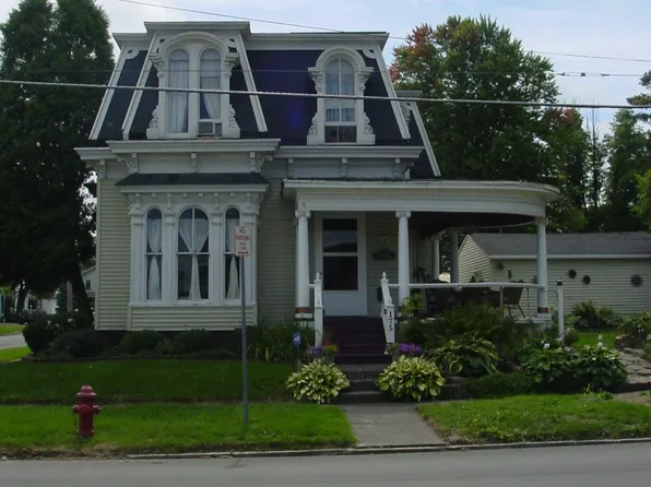 175 Chestnut St, Lockport, NY 14094