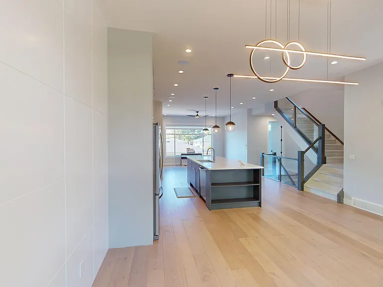 97 Hendon Dr NW — Photo 3