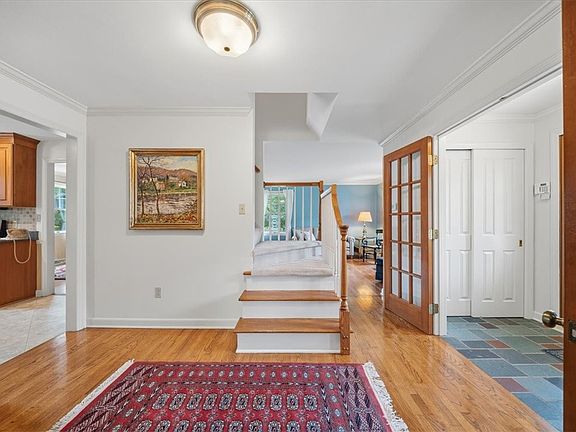 4th image of 1313 Woodhill Dr