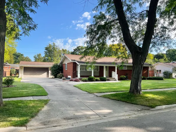407 Buchanan Dr, Midland, MI 48642