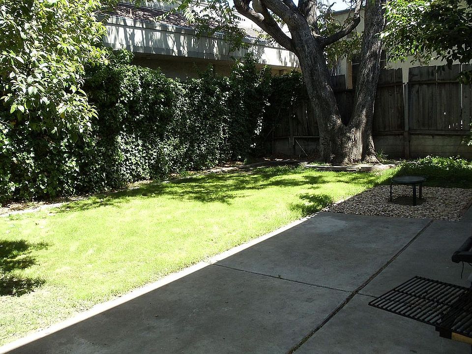 1st image of 32 N 12th St