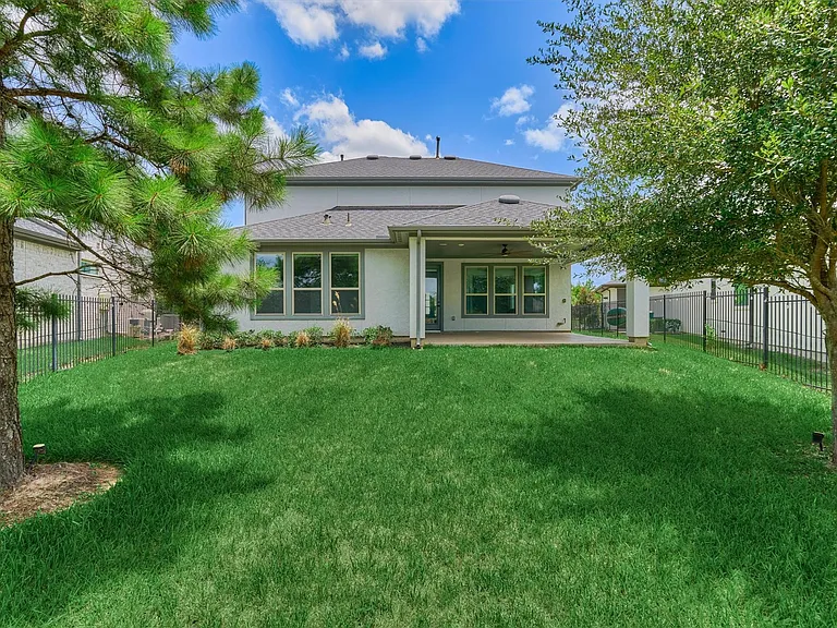 11 Shumard Oak Dr — Photo 37