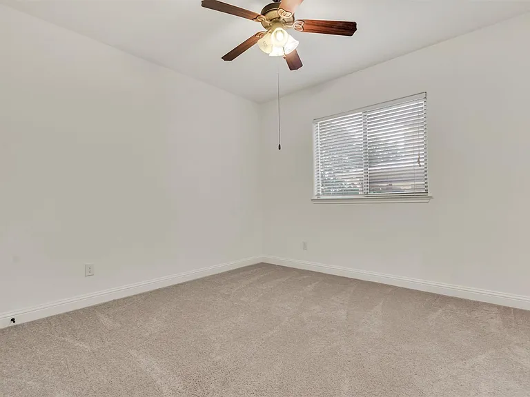 142 Goodwater Ct — Photo 23