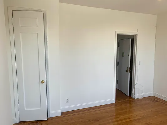 Rented by Leslie J. Garfield | media 17