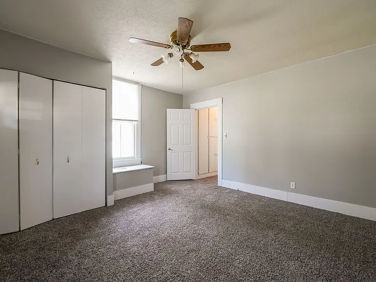 1808 E Oak St — Photo 3