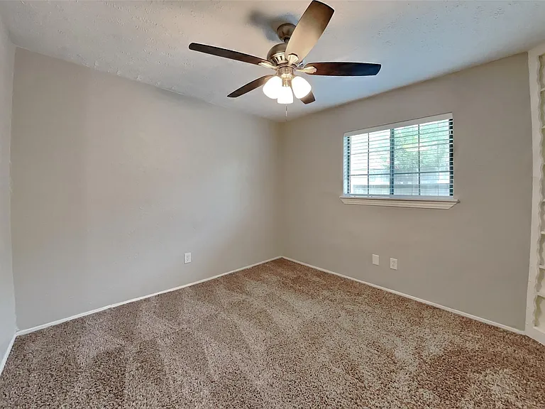 2102 Turtle Creek Dr — Photo 11