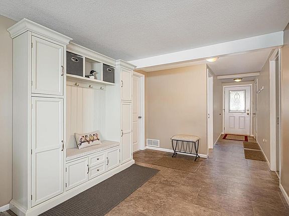 3rd image of 27212 Lakewood Dr NW