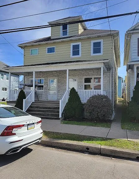 216 Phillips St — Photo 1