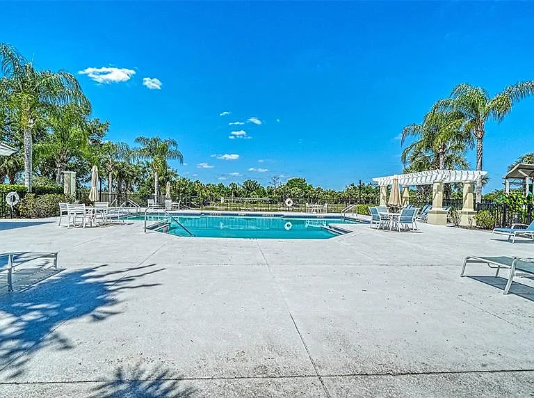 1424 Blue Horizon Cir — Photo 41