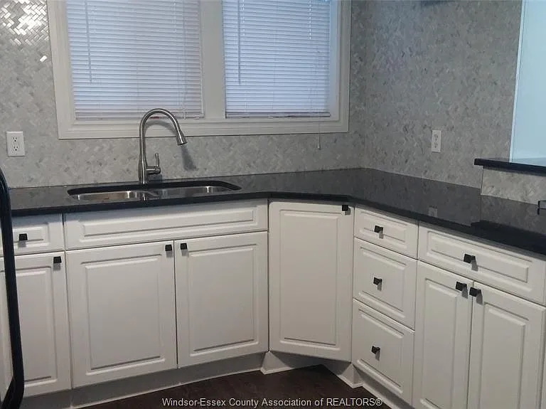 702 Lincoln Rd #LOWER — Photo 4