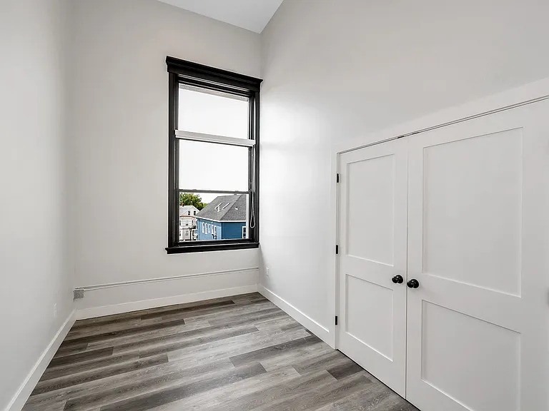 72-74 Boisvert St #9 — Photo 8