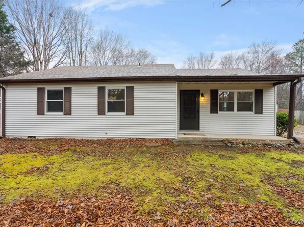 118 Old Stage Rd, Toano, VA 23168