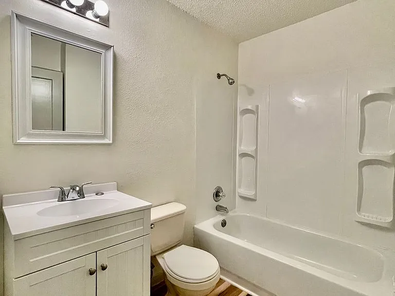 619 Barbara Dr — Photo 11