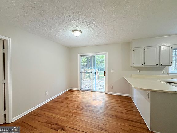 5th image of 4007 Lindley Cir