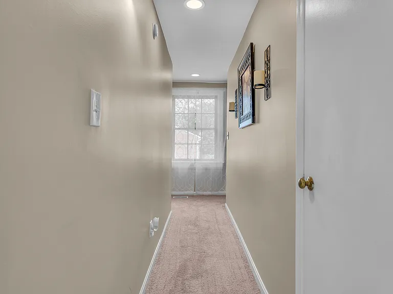 206 Princess Anne St — Photo 15