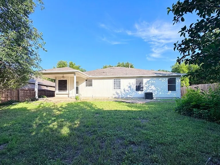 2417 Hallie Ln — Photo 38