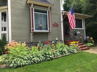 445 La Fox River Dr, Algonquin, IL 60102