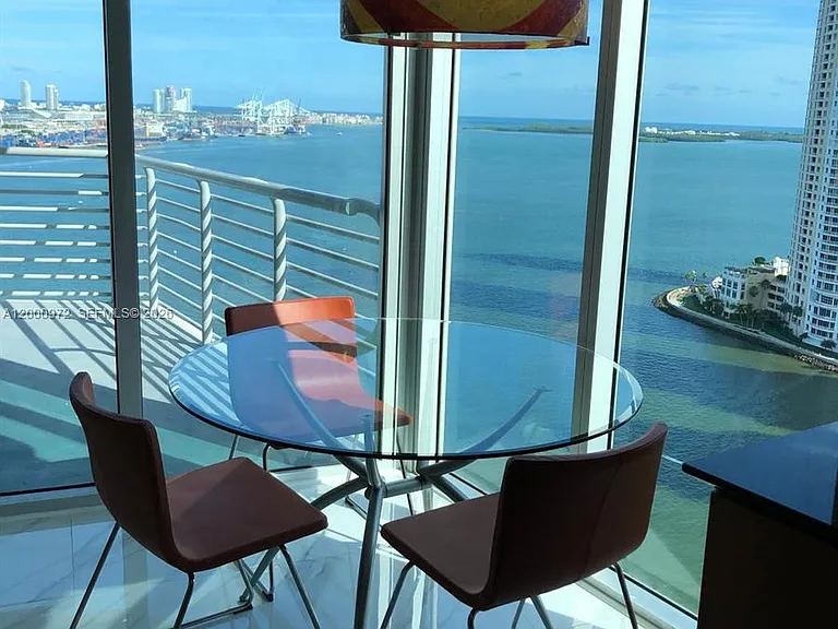 325 Biscayne Blvd #2523 — Photo 2