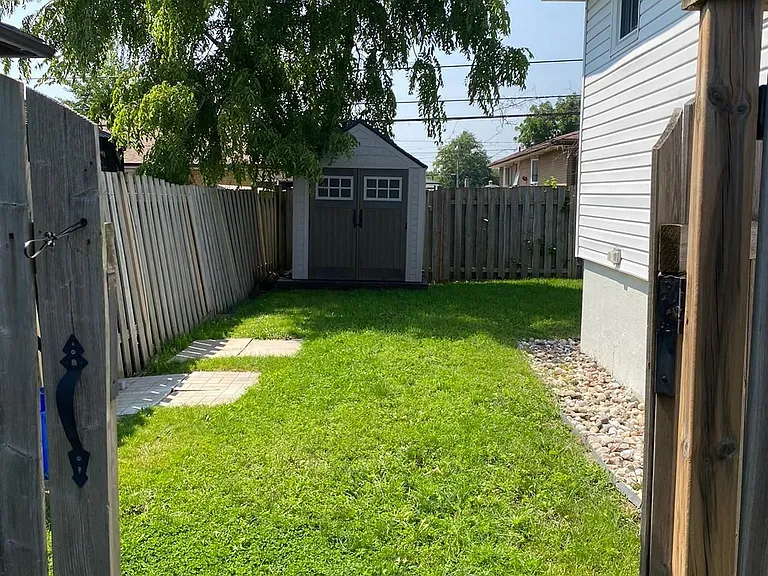 876 Antonio St — Photo 25