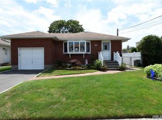 43 Locust Ave, Bethpage, NY 11714