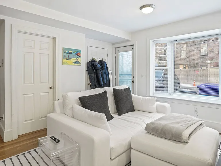 5 Dartmouth Pl #1 — Photo 3