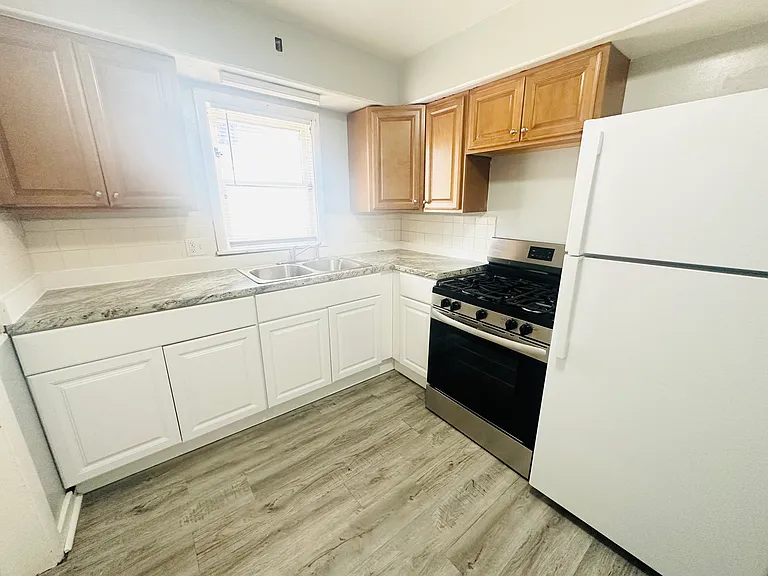 1008 Adams St SE #1 — Photo 8